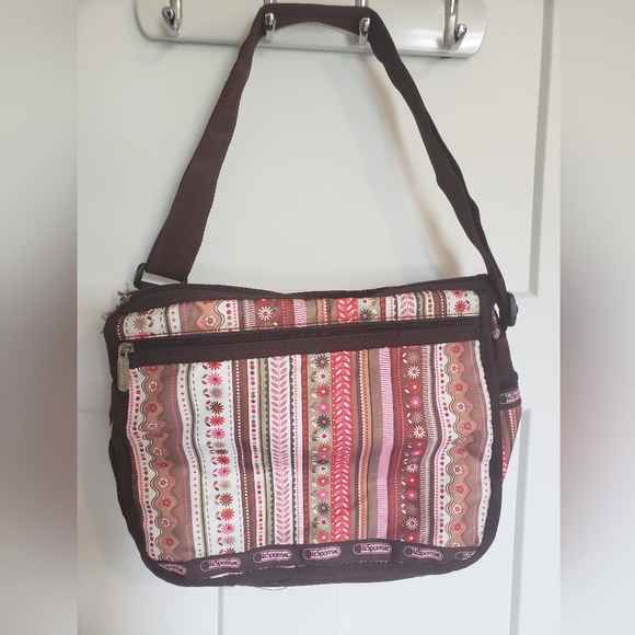 Lesportsac Bags Vintage Lesportsac Flower Print Messenger Bag Made